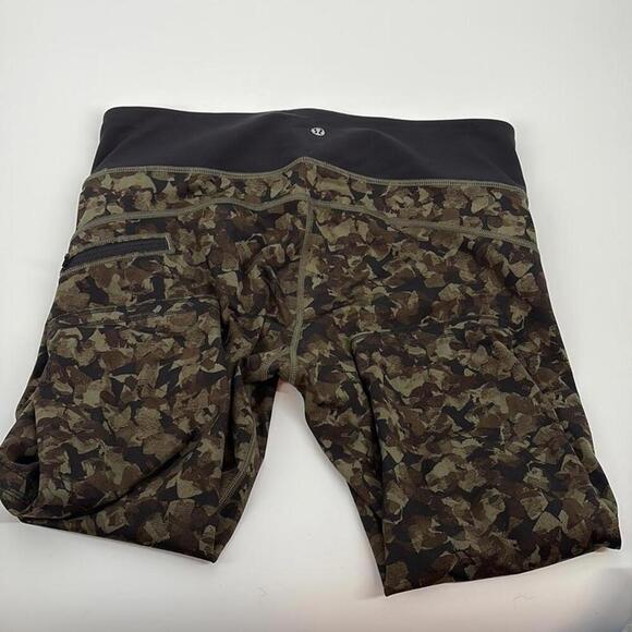 Lululemon Camo Print Crop Capri Leggings - Picture 2 of 4